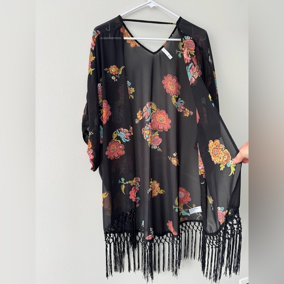Xhilaration floral open fringe kimono Size M/L - Picture 4 of 7